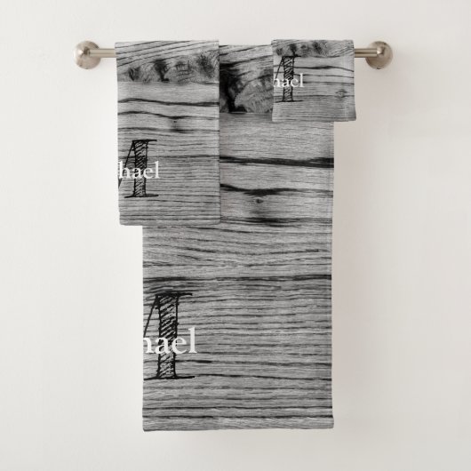  grijs zwart gebrand hout Monogram Bad Handdoek (Insitu)
