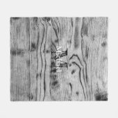  grijs zwart gebrand hout Monogram Fleece Deken (Voorkant (Horizontaal))