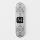 Grijs zwart wit Mosaic Triangle Monogram Persoonlijk Skateboard (Voorkant)
