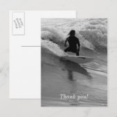 Grijsgetinte surfers op de golven briefkaart (Voorkant / Achterkant)