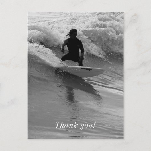 Grijsgetinte surfers op de golven briefkaart (Voorkant)