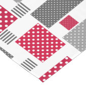 Grijsrode stip patchwork op witte achtergrond korte tafelloper (Hoek)