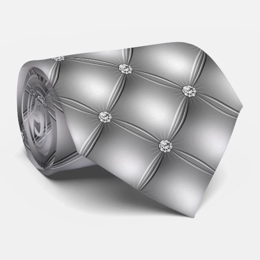 Grijze achtergrond en parels stropdas (Opgerold)