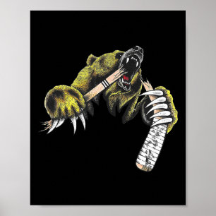 Grijze beer die door een bijtende hockeystick bree poster