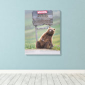 Grijze beer speelt met bord canvas afdruk (Insitu (Houten vloer))