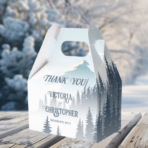 Grijze berg mist bos wildernis winter bruiloft bedankdoosjes