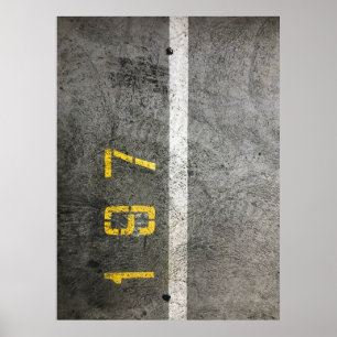 Grijze betonvloer met 197 bedrukte plaat poster