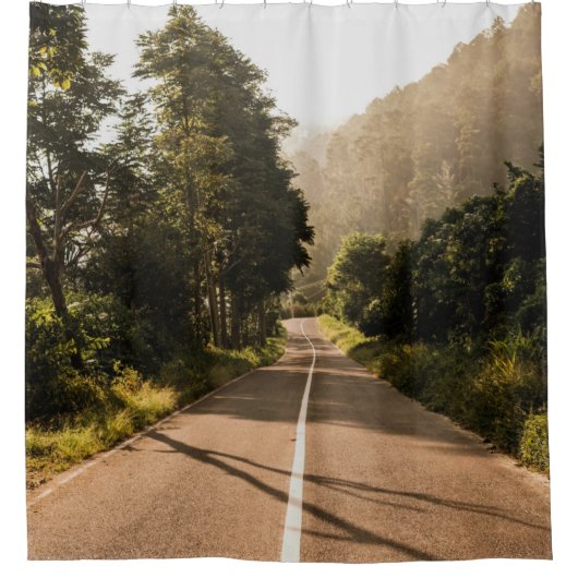 Grijze betonweg 's ochtends douchegordijn (Voorkant)