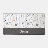 Grijze Blauwe Waterverf Wilde Bloem Monogramnaam Bureaumat (Voorkant)