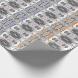 Grijze cadeauverpakking met strepen van kleur cadeaupapier