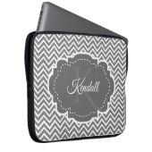 Grijze Chevron Aangepaste laptophoes Laptop Sleeve (Voorkant Rechts)