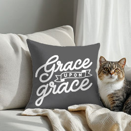 Grijze christelijke genade op genade werp kussen