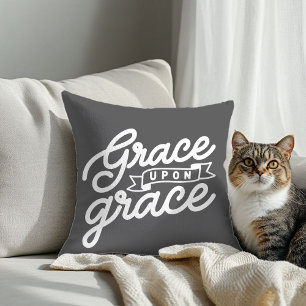 Grijze Christelijke Grace op Grace Sierkussen