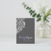 Grijze damast met wit bloemenkant omkeerbaar visitekaartje (Staand voorkant)