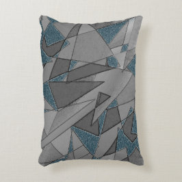 Grijze driehoeksnede met ruwe, donkerblauwe stukke accent kussen