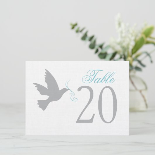 Grijze duif met blauwe trouwtabelnummers kaart (Staand voorkant)