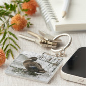 Grijze eend op donker het meer sleutelhanger (Voorkant Rechts)