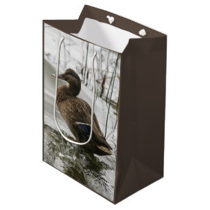 Grijze eend op donker meer medium cadeauzakje