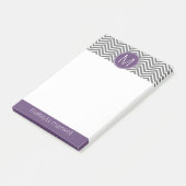 Grijze en Eggplant Chevrons met aangepast monogram Post-it® Notes (Schuin)