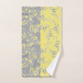 Grijze en gele bladeren op een gestreepte achtergr bad handdoek (Handdoek)