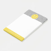 Grijze en gele Chevrons met aangepast monogram Post-it® Notes (Schuin)