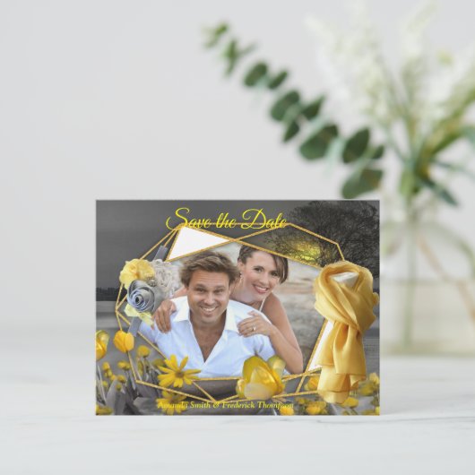 Grijze en gele tulpen met zonsondergang aankondigingskaart (Staand voorkant)