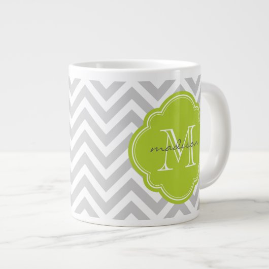 Grijze en groene Chevron Custom Monogram Grote Koffiekop (Voorkant rechts)