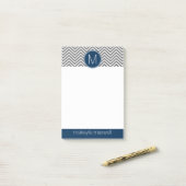 Grijze en marineblauwe Chevrons met enkel monogram Post-it® Notes (Op bureau)