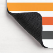 Grijze en oranje retro strepen, aangepaste naam wi muismat (Hoek)