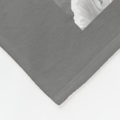 Grijze en roze Chevrons met aangepast monogram Fleece Deken (Hoek)