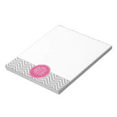 Grijze en roze Chevrons met aangepast monogram Notitieblok (Linkerzijde)