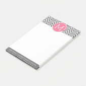 Grijze en roze Chevrons met aangepast monogram Post-it® Notes (Schuin)
