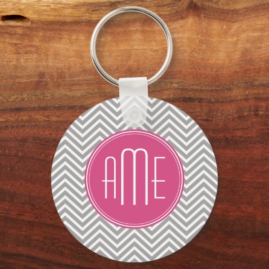 Grijze en roze Chevrons met aangepast monogram Sleutelhanger (Voorkant)
