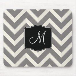 Grijze en witte Chevron Stripes met monogram Muismat