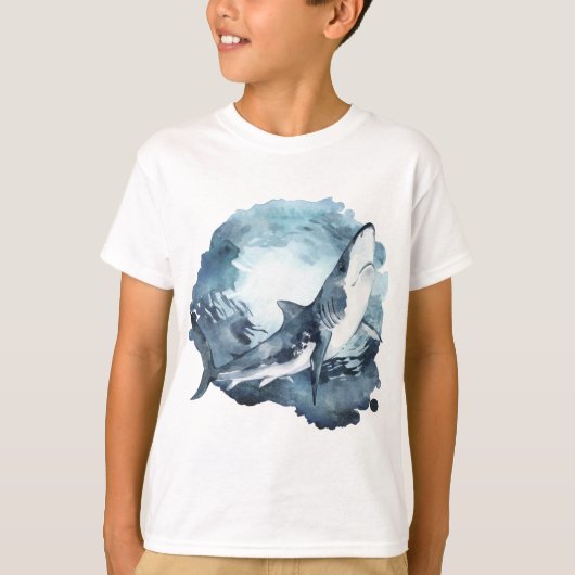 Grijze en witte haai in de Waterverf Blauwe Oceaan T-shirt (Voorkant)