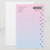 Grijze en witte kat met kattenvoetafdrukken briefpapier (Voorkant / Achterkant)