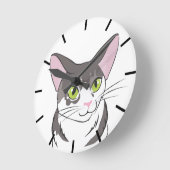 Grijze en witte kat ronde klok (Hoek)
