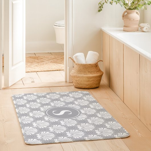 Grijze en witte zeeschelp kustmonogram badmat