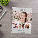 Grijze foto collage afspraken 2025 planner<br><div class="desc">Creëer uw eigen unieke fotocollage. Gebruik vier,  vier van je favoriete foto's. Personaliseer en een jaar,  naam en tekst. Een zachte grijze achtergrond,  zwarte tekst.</div>