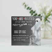 Grijze geest in begraafplaats en grafstenen kaart (Staand voorkant)