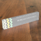 Grijze Gele Mint Chevron Desk Naambord (Zijkant)