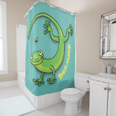 Grijze groene gekko-groeten met bug-cartoon douchegordijn (In situ)