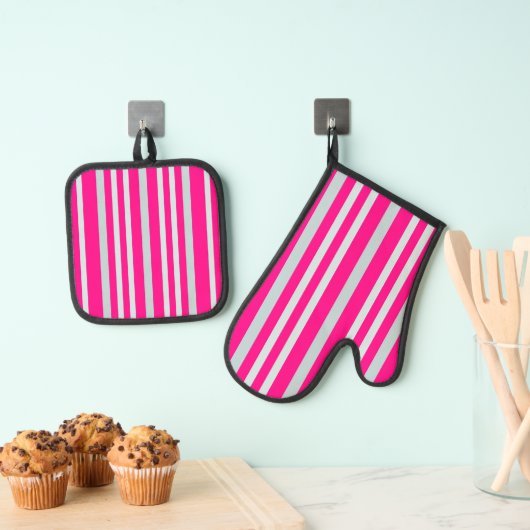 Grijze groene strepen  in roze ovenwant & pannenlap set (Insitu(Ophanging))