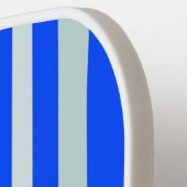 Grijze groene strepen op blauw pickleball paddle (Links Detail)