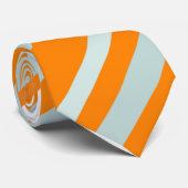 Grijze groene strepen op Oranje Stropdas (Opgerold)
