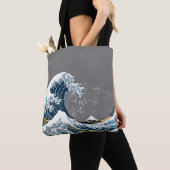 Grijze Grote Golf van Kanagawa Modern Pop Tote Bag (Dichtbij)