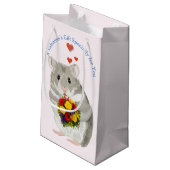 Grijze hamster met een boeket bewerkbare Valentijn Klein Cadeauzakje (Achterkant Gekanteld)