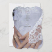 Grijze handen en ringende bruiloft kaart (Achterkant)