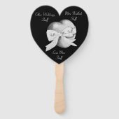 Grijze harten op zwarte achtergrond voor bruilofte handwaaier (Achterkant)