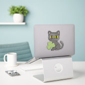 Grijze Kat Klavertje vier Charm Sticker (Laptop op bureau)